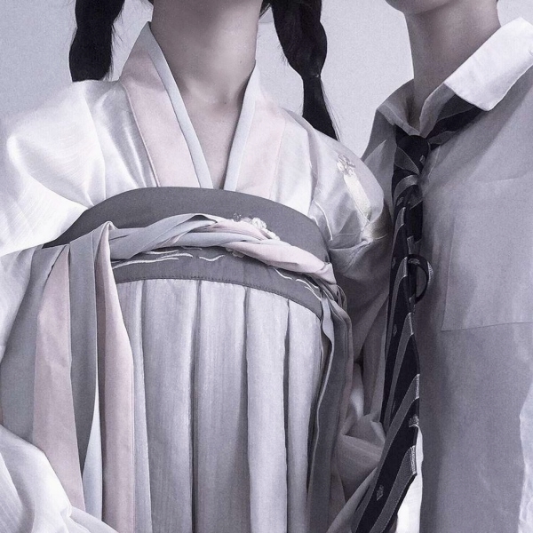 22张高清真人部位情头合集 氛围感拉满的不露脸情侣头像