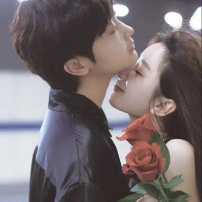 网红款一左一右情侣头像合集！14张热门情头直接抱走