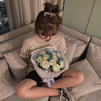 不明显真人单人高清情头合集 共36张