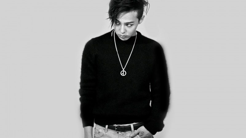 权志龙穿黑毛衣的电脑桌面壁纸 高清人物壁纸来啦