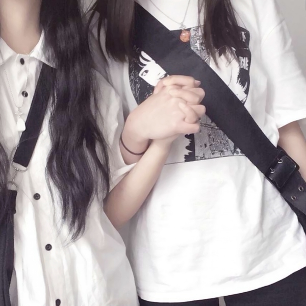 22张高清真人部位情头合集 氛围感拉满的不露脸情侣头像