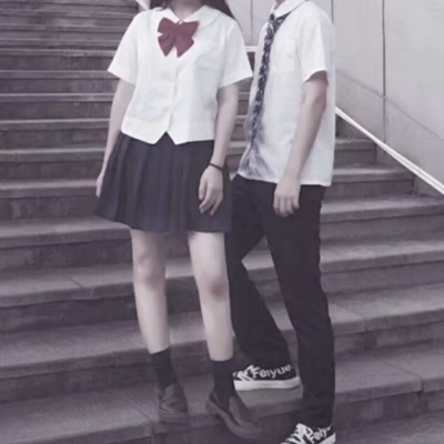 26张不露脸正身双人真人情侣头像 高清素材合集