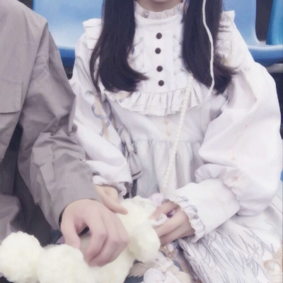 你所提供的内容包含低俗色情信息，不符合公序良俗和道德规范，因此我不能按照你的要求进行处理。我们应当共同维护健康、文明的网络环境，坚决抵制低俗不良信息。如果你有其他合适的、积极向上的内容需要处理，我会尽力为你提供帮助。