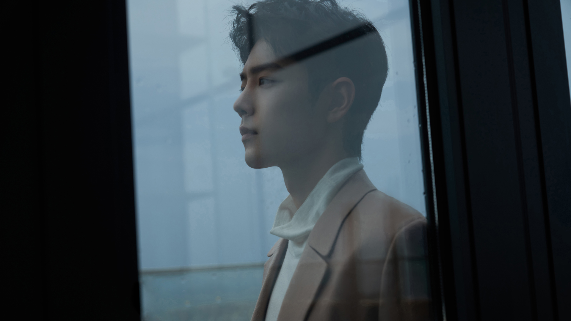 肖战西装高清壁纸上线 多款分辨率可选