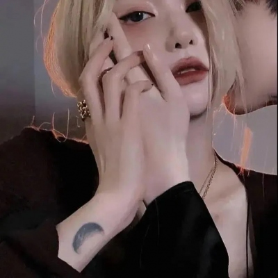 超甜情侣专用头像来啦！18张高清一对两张的情头合集，适合情侣双人使用。