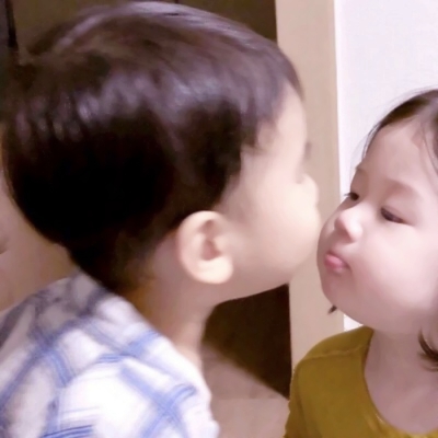 20组可爱萌娃QQ情侣头像 两张分开高清图