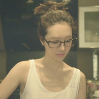 48张清纯穿背心女生头像合集 拿来当头像刚好