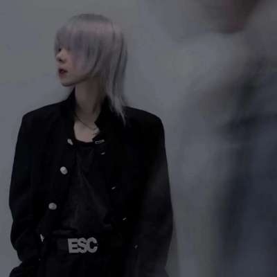 8张氛围感拉满的真人冷酷情侣头像，一男一女超适配