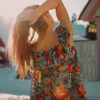 47张清新感拉满的碎花裙女生QQ头像