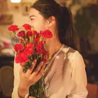 女生带花唯美头像合集，48张好看的女生头像分享