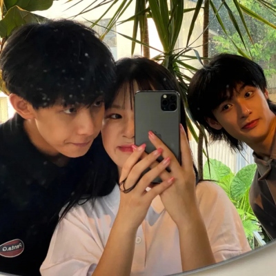 ins上爆红的一男一女真人情侣头像合集（10张）