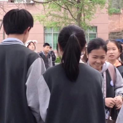 学生情侣真人一左一右高清情头 共20组