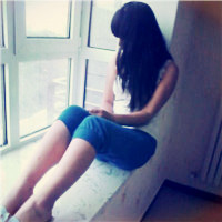 32张氛围感拉满！伤感蹲姿抱膝女生头像合集
