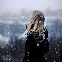 16张飘雪氛围感女生头像 清冷气质雪景美人头像合集