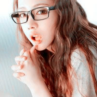78张戴眼镜框的非主流女生头像合集