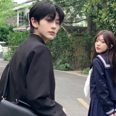 16张氛围感拉满的真人情侣头像