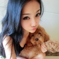 女生抱狗狗的暖心头像合集 29张治愈感拉满