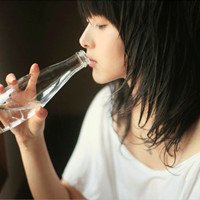 20张伤感喝酒女生头像 氛围感拉满的唯美头像合集