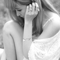 59张温婉安静的女生QQ头像 简约又治愈