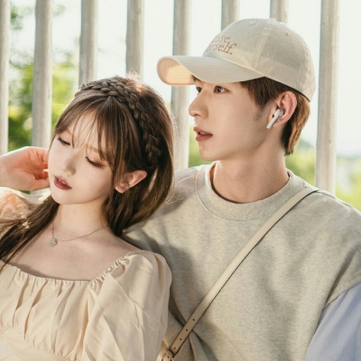 14张高格调高质量情侣头像 快和对象安排上