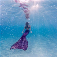 水下氛围感女生头像合集 22张唯美氛围感水下女生头像分享