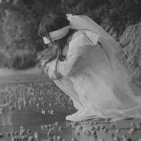 27张黑白蒙眼女生头像 清冷伤感风QQ头像合集