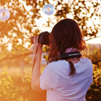 拿相机的清新女生头像合集，48张唯美氛围感头像直接用