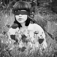 27张黑白蒙眼女生头像 清冷伤感风QQ头像合集