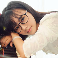 眼镜美女头像合集 34张好看的女生头像来啦