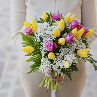 手捧花女生微信头像合集 36张唯美氛围感头像任你选