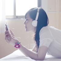 59张超好看的戴耳机女生听音乐QQ头像