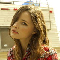 48张氛围感拉满！清新孤独感的欧美女生QQ头像合集