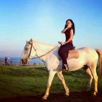 女生骑马的唯美微信头像合集 19张好看的女生骑马头像