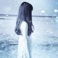 16张飘雪氛围感女生头像 清冷气质雪景美人头像合集