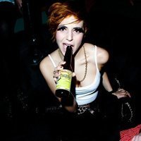 20张伤感喝酒女生头像 氛围感拉满的唯美头像合集