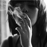 超拽霸气！47张叼烟女生头像合集