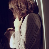 48张氛围感拉满！清新孤独感的欧美女生QQ头像合集