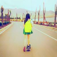 女生滑板高清头像 新潮带滑板的女生头像图片(11张)