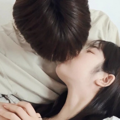 ins风双人左右配对情侣头像 8张高清无水印