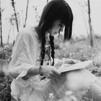 84张氛围感拉满的黑白女生头像 质感拉满的女生黑白头像合集