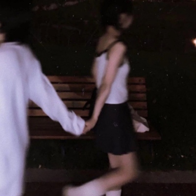 学生情侣真人一左一右高清情头 共20组