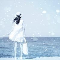 16张飘雪氛围感女生头像 清冷气质雪景美人头像合集