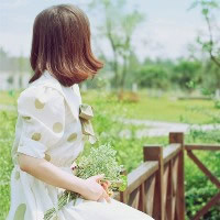 48张简约清新感女生头像，自带治愈氛围感