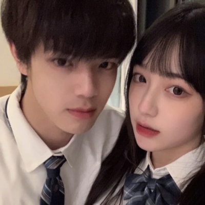 12组真人甜蜜情侣头像 一男一女两张一套