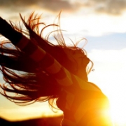 逆光夕阳氛围感女生头像合集 48张