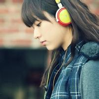 59张超好看的戴耳机女生听音乐QQ头像