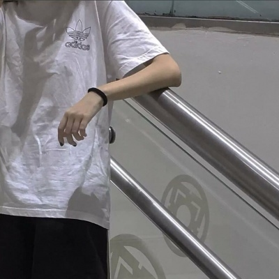 8张氛围感拉满的真人冷酷情侣头像，一男一女超适配