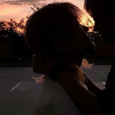 热门真人情侣头像高清合集 共12张