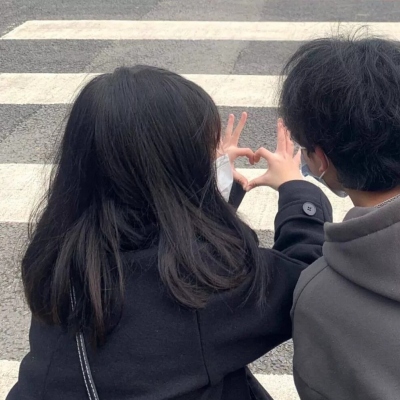 热门真人情侣头像高清合集 共12张