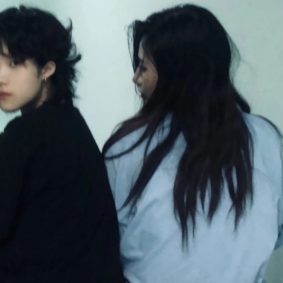 ins风高级感真人情侣头像 高清甜妹款共10张